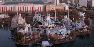 An image of the Lotte World theme park in Seoul